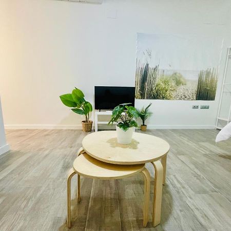 Acogedor Y Bien Situado P6 Apartment Málaga Exterior foto
